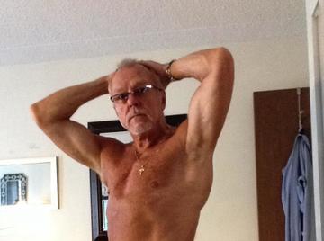 Image thumbnail of Gay bears