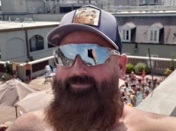 Image thumbnail of Gay bears