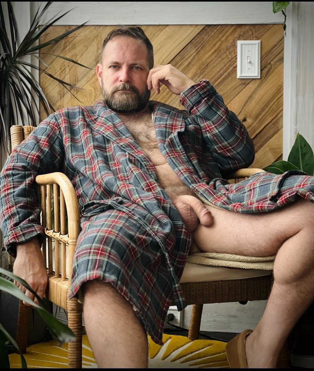 Silverdaddies Gallery - Silverdaddies Gallery Artwork Beards Cocks Hairy Nude